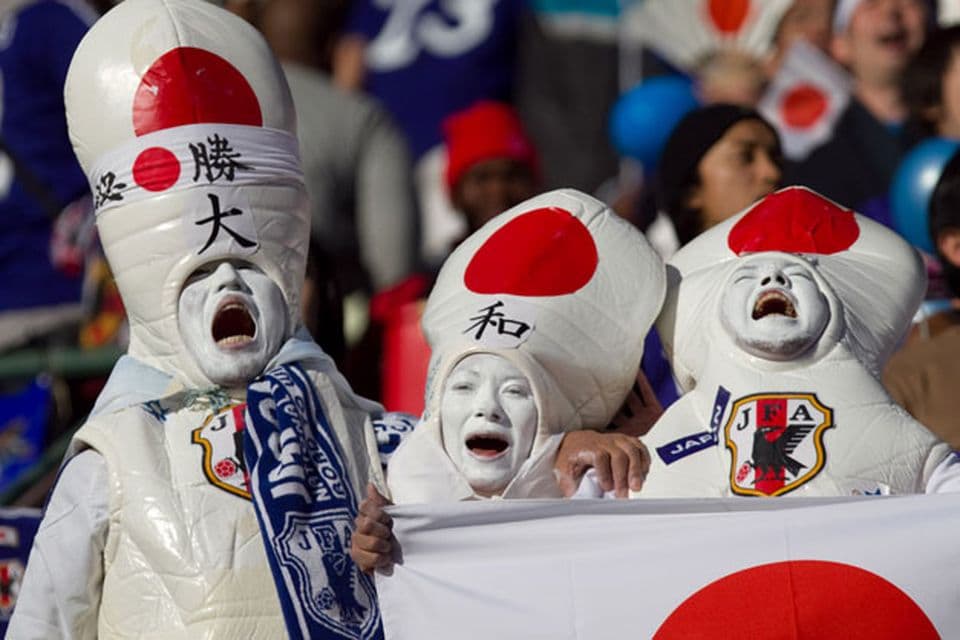 「勝大／和／魂」の3ピン (Irish Independent 掲載)